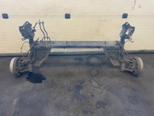 Gebruikte Achteras voorwielaandrijving Renault Clio IV (5R) 0.9 Energy TCE 90 12V Prijs op aanvraag aangeboden door Autohandel-Smet Gebroeders NV