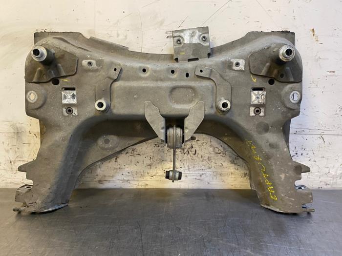 Gebruikte Subframe Renault Captur I (2R) 1.5 Energy dCi 110 FAP Prijs op aanvraag aangeboden door Autohandel-Smet Gebroeders NV
