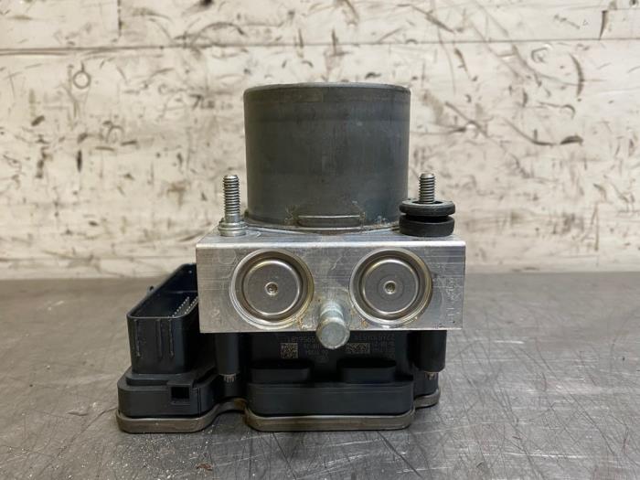 ABS Pomp van een Maserati Ghibli III 3.0 Diesel 2017