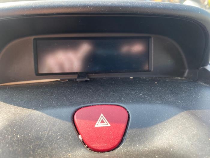 Gebruikte Display Interieur Peugeot Expert (G9) 1.6 HDi 90 Prijs op aanvraag aangeboden door Autohandel-Smet Gebroeders NV