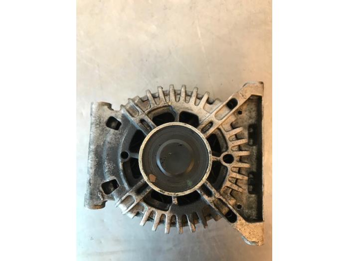 Gebruikte Dynamo Mercedes B (W245) 2.0 B-180 CDI 16V Prijs op aanvraag aangeboden door Autohandel-Smet Gebroeders NV