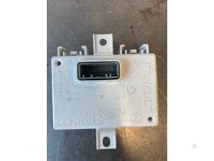 Gebruikte Navigatie computer Renault Captur (2R) 1.5 Energy dCi 110 FAP Prijs op aanvraag aangeboden door Autohandel-Smet Gebroeders NV