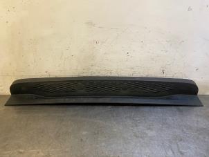 Gebruikte Bumper achter Iveco New Daily VI 33S16, 35C16, 35S16 Prijs op aanvraag aangeboden door Autohandel-Smet Gebroeders NV