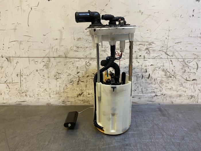 Gebruikte Tank element Pomp Toyota Land Cruiser (J15) 2.8 D-4D 16V Prijs op aanvraag aangeboden door Autohandel-Smet Gebroeders NV