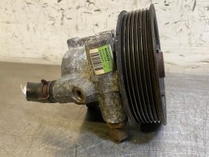 Gebruikte Stuurbekrachtiging Pomp Renault Espace (JK) 2.0 dCi 16V 150 FAP . Prijs op aanvraag aangeboden door Autohandel-Smet Gebroeders NV