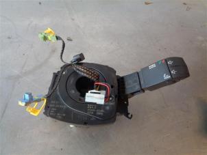 Gebruikte Schakelaar Stuurkolom (licht) Renault Espace (JK) 2.0 dCi 16V 150 FAP . Prijs op aanvraag aangeboden door Autohandel-Smet Gebroeders NV
