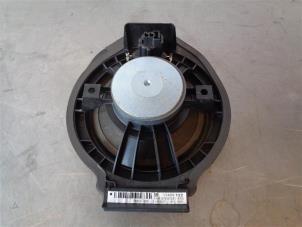 Gebruikte Luidspreker Opel Adam 1.2 16V Prijs op aanvraag aangeboden door Autohandel-Smet Gebroeders NV