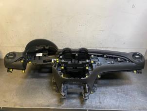 Gebruikte Airbag set + dashboard Opel Adam 1.2 16V Prijs op aanvraag aangeboden door Autohandel-Smet Gebroeders NV