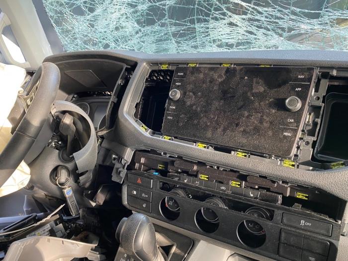 Gebruikte Display Interieur Volkswagen Crafter (SY) 2.0 TDI RWD Prijs op aanvraag aangeboden door Autohandel-Smet Gebroeders NV