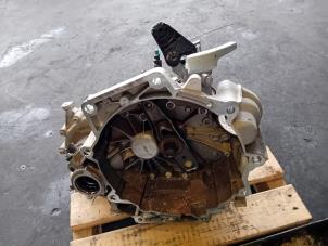 Gebruikte Versnellingsbak Volkswagen Polo VI (AW1) 1.0 TSI 12V Prijs op aanvraag aangeboden door Autohandel-Smet Gebroeders NV