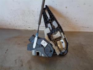 Gebruikte Deurslot Mechaniek 2Deurs links Ford Usa Mustang VI Fastback 5.0 GT Ti-VCT V8 32V Prijs op aanvraag aangeboden door Autohandel-Smet Gebroeders NV