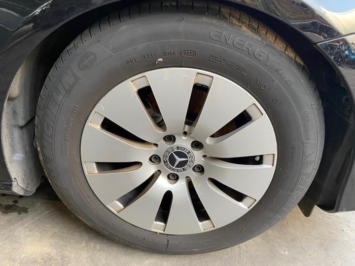 Gebruikte Velgen set Mercedes E (W213) E-200d 2.0 Turbo 16V Prijs op aanvraag aangeboden door Autohandel-Smet Gebroeders NV