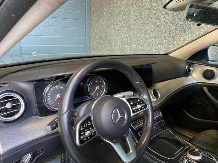 Airbag set + dashboard van een Mercedes-Benz E (W213) E-200d 2.0 Turbo 16V 2018