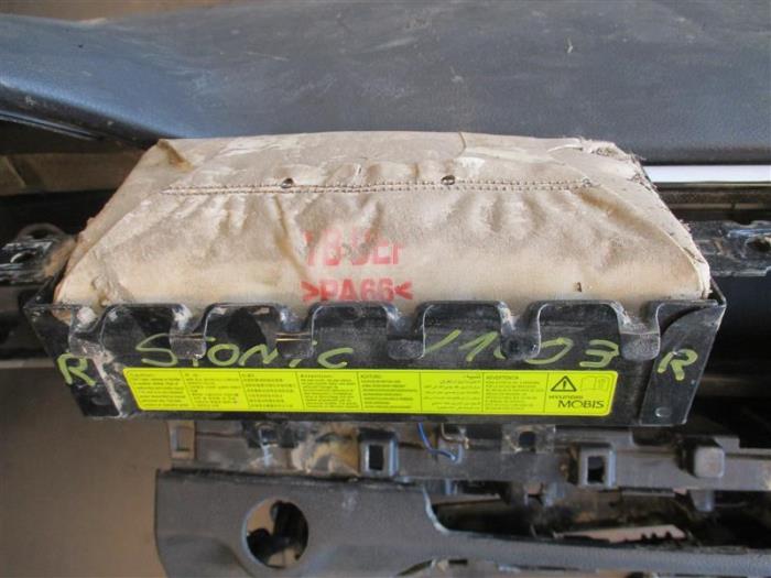 Airbag set + dashboard Kia Stonic 1.0i TGDi 12V 0499P100007