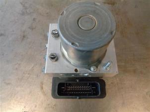 Gebruikte ABS Pomp Mercedes Vito Tourer (447.7) 2.0 114 CDI 16V Prijs op aanvraag aangeboden door Autohandel-Smet Gebroeders NV