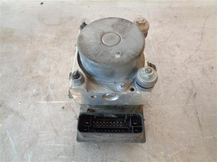 Gebruikte ABS Pomp Fiat Punto III (199) 1.3 JTD Multijet Start&Stop 16V Prijs op aanvraag aangeboden door Autohandel-Smet Gebroeders NV