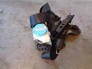 Gebruikte Veiligheidsgordel links-voor Mercedes A (W176) Prijs op aanvraag aangeboden door Autohandel-Smet Gebroeders NV