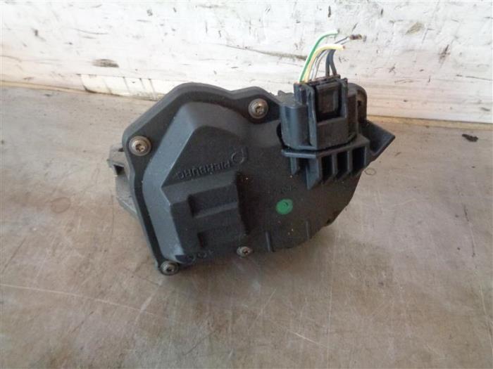 Gebruikte Gasklephuis Mercedes B (W246/W242) 1.5 B-180 CDI,d 16V Prijs op aanvraag aangeboden door Autohandel-Smet Gebroeders NV