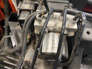 Gebruikte ABS Pomp Jeep Wrangler Unlimited (JK) 2.8 CRD 16V 4x4 Prijs op aanvraag aangeboden door Autohandel-Smet Gebroeders NV