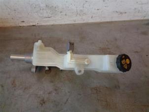 Gebruikte Hoofdremcilinder Mazda CX-5 II (KF) 2.0 SkyActiv-G 165 16V 2WD Prijs op aanvraag aangeboden door Autohandel-Smet Gebroeders NV