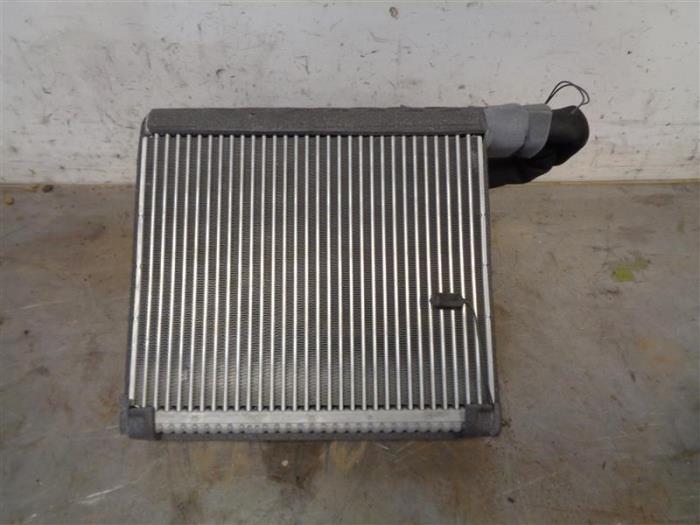 Gebruikte Airco Condensor Ford Transit 2.0 TDCi 16V Eco Blue 130 Prijs op aanvraag aangeboden door Autohandel-Smet Gebroeders NV