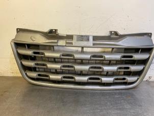 Gebruikte Grille Renault Master III (FV) 2.3 dCi 125 16V FWD Prijs op aanvraag aangeboden door Autohandel-Smet Gebroeders NV