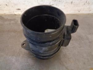 Gebruikte Luchthoeveelheidsmeter Renault Master III (FV) 2.3 dCi 125 16V FWD Prijs op aanvraag aangeboden door Autohandel-Smet Gebroeders NV