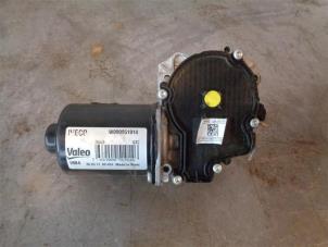 Gebruikte Ruitenwissermotor achter Iveco New Daily VI 33S16, 35C16, 35S16 Prijs op aanvraag aangeboden door Autohandel-Smet Gebroeders NV