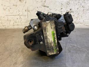 Gebruikte Opvoerpomp Jeep Commander (XK) 3.0 CRD V6 24V DPF Prijs op aanvraag aangeboden door Autohandel-Smet Gebroeders NV