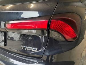 Gebruikte Achterlicht rechts Fiat Tipo (356H/357H) 1.4 16V Prijs op aanvraag aangeboden door Autohandel-Smet Gebroeders NV