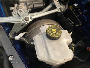 Gebruikte Hoofdremcilinder BMW 3 serie (G20) 330i 2.0 TwinPower Turbo 16V Prijs op aanvraag aangeboden door Autohandel-Smet Gebroeders NV