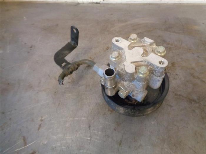 Gebruikte Pomp Servo Renault Master III (FV) 2.3 dCi 145 16V RWD Prijs op aanvraag aangeboden door Autohandel-Smet Gebroeders NV