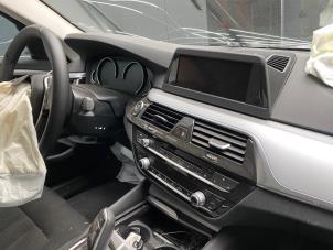 Gebruikte Display Interieur BMW 5 serie (G30) 523i 2.0 TwinPower Turbo 16V Prijs op aanvraag aangeboden door Autohandel-Smet Gebroeders NV