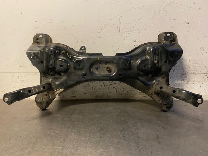 Gebruikte Subframe Nissan Note (E12) 1.2 DIG-S 98 Prijs op aanvraag aangeboden door Autohandel-Smet Gebroeders NV