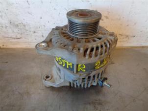 Gebruikte Alternator Nissan Cabstar (F22) 35.14/45.14 DCI Prijs op aanvraag aangeboden door Autohandel-Smet Gebroeders NV