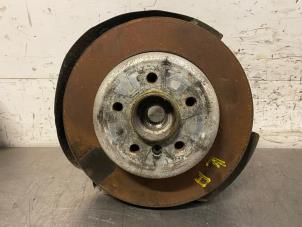 Gebruikte Fusee links-achter BMW 5 serie (F10) 525d xDrive 16V Prijs op aanvraag aangeboden door Autohandel-Smet Gebroeders NV