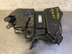 Gebruikte Tank adblue Volkswagen Touran (5T1) 1.6 TDI SCR BlueMotion Technology Prijs op aanvraag aangeboden door Autohandel-Smet Gebroeders NV