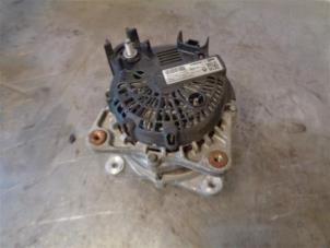 Gebruikte Dynamo Renault Koleos II (RZGH) 1.7 Blue dCi 150 Prijs op aanvraag aangeboden door Autohandel-Smet Gebroeders NV