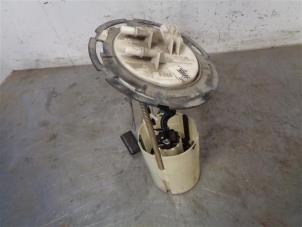 Gebruikte Brandstofpomp Elektrisch Jeep Commander (XK) 3.0 CRD V6 24V DPF Prijs op aanvraag aangeboden door Autohandel-Smet Gebroeders NV