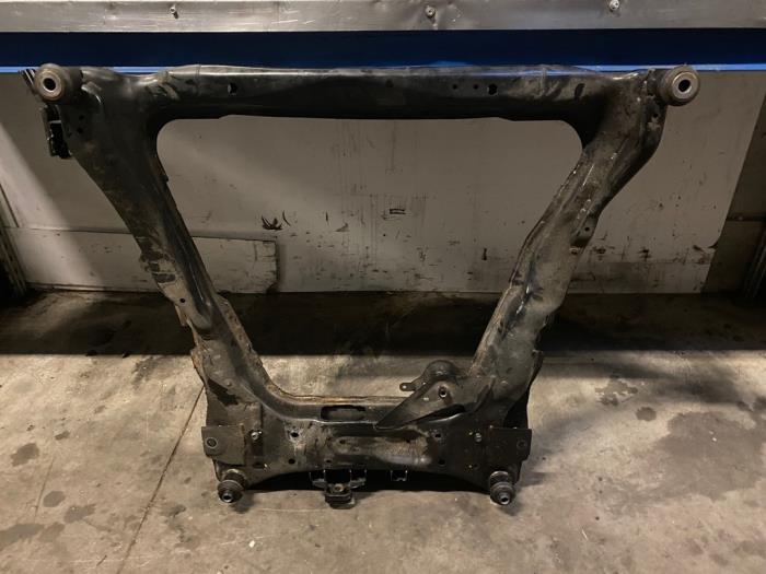 Gebruikte Subframe Renault Koleos II (RZGH) 1.7 Blue dCi 150 Prijs op aanvraag aangeboden door Autohandel-Smet Gebroeders NV
