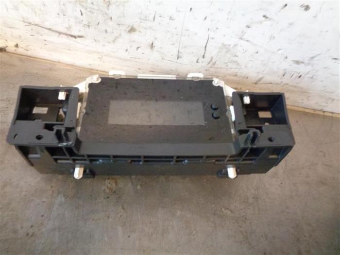 Gebruikte Display Interieur Ford Focus 3 Wagon 1.0 Ti-VCT EcoBoost 12V 100 Prijs op aanvraag aangeboden door Autohandel-Smet Gebroeders NV