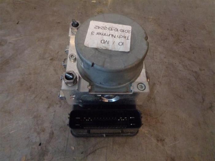 Gebruikte ABS Pomp Ford Focus 3 Wagon 1.0 Ti-VCT EcoBoost 12V 100 Prijs op aanvraag aangeboden door Autohandel-Smet Gebroeders NV