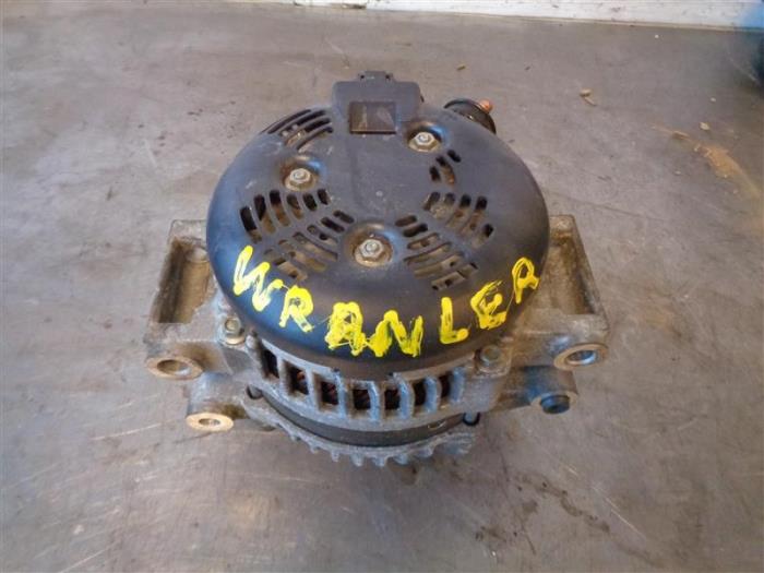 Dynamo van een Jeep Wrangler Unlimited (JK) 2.8 CRD 16V 4x4 2015