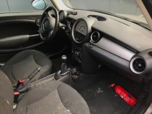 Gebruikte Airbag set + dashboard Mini Mini (R56) 1.6 One D 16V Prijs op aanvraag aangeboden door Autohandel-Smet Gebroeders NV