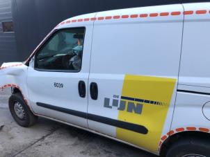 Gebruikte Schuifdeur links Opel Combo 1.3 CDTI 16V ecoFlex Prijs op aanvraag aangeboden door Autohandel-Smet Gebroeders NV