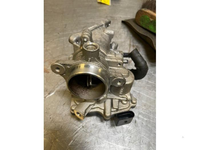 Gebruikte Gasklephuis Volkswagen Caddy Combi IV 2.0 TDI 102 Prijs op aanvraag aangeboden door Autohandel-Smet Gebroeders NV