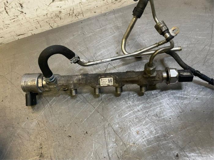 Gebruikte Injector brug Volkswagen Caddy Combi IV 2.0 TDI 102 Prijs op aanvraag aangeboden door Autohandel-Smet Gebroeders NV
