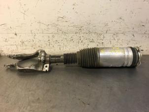 Gebruikte Schokbreker rechts-voor Landrover Range Rover Sport (LW) 3.0 TDV6 Prijs op aanvraag aangeboden door Autohandel-Smet Gebroeders NV