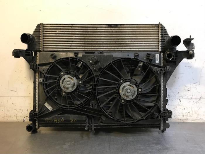 Gebruikte Intercooler Opel Movano Combi 2.3 CDTi 16V FWD Prijs op aanvraag aangeboden door Autohandel-Smet Gebroeders NV