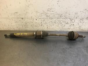 Gebruikte Aandrijfas rechts-voor Ford B-Max (JK8) 1.0 EcoBoost 12V 100 Prijs op aanvraag aangeboden door Autohandel-Smet Gebroeders NV